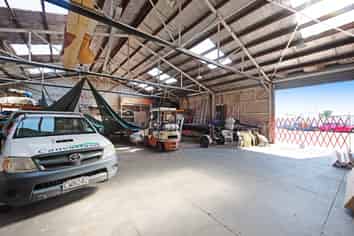 Convenient Workshop/Warehouse 