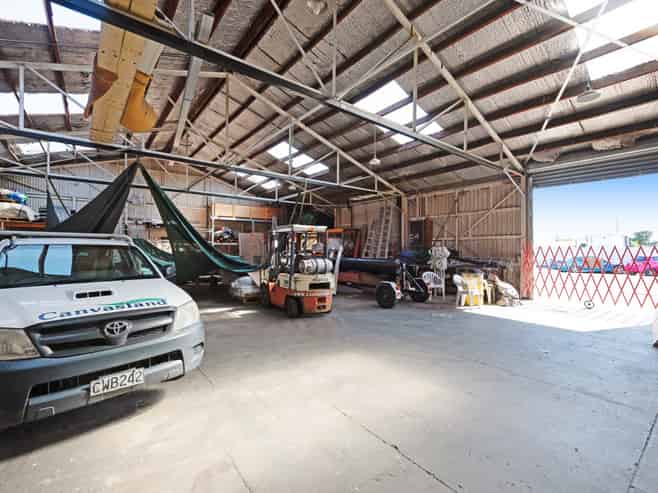 Convenient Workshop/Warehouse 