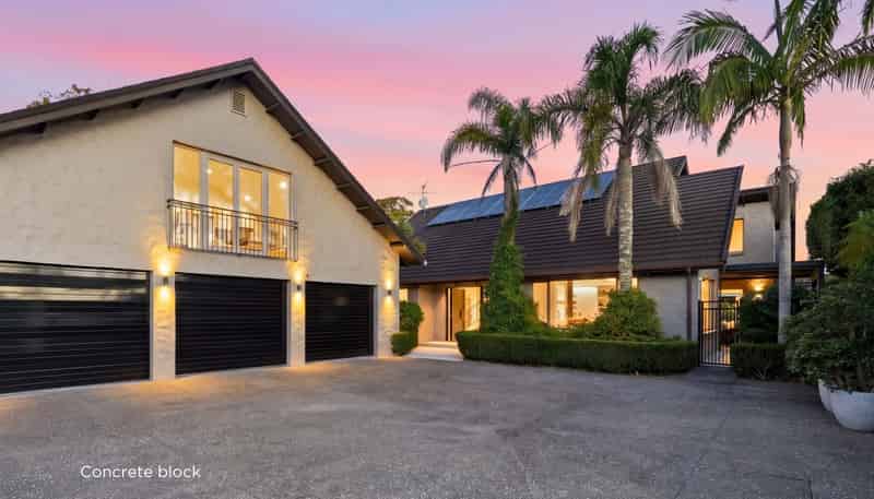 15 Oak Manor Drive, Albany