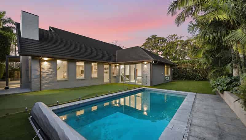 15 Oak Manor Drive, Albany