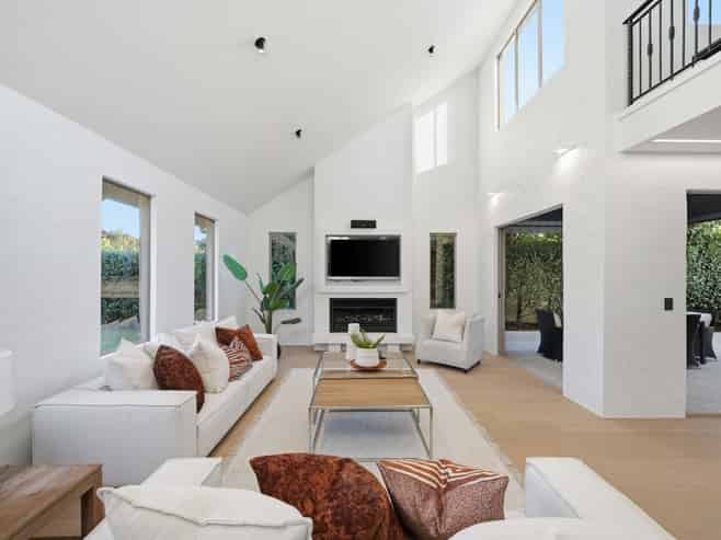 15 Oak Manor Drive, Albany