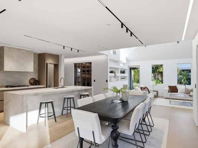 15 Oak Manor Drive, Albany