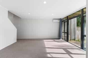 8/3 Erewhon Place, Birkdale