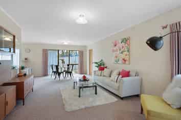 10 Evergreen Rise, New Lynn