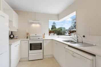 10 Evergreen Rise, New Lynn