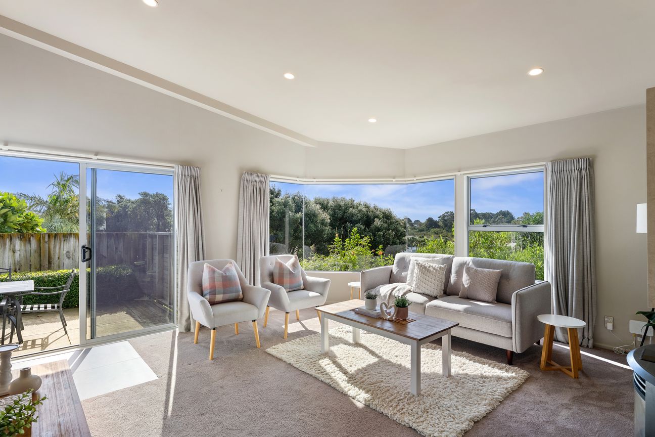 Don't Miss Your Spot in Raumati South - Bild 2