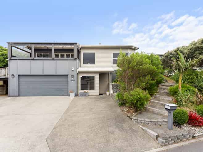 14 Charlotte Way, Raumati South