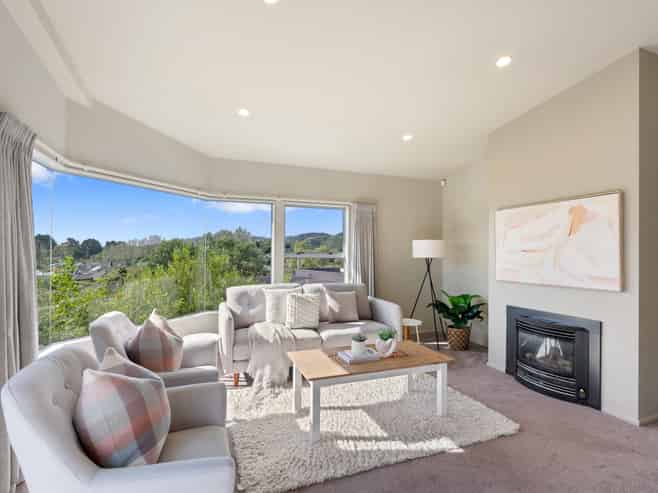 14 Charlotte Way, Raumati South