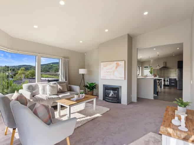 14 Charlotte Way, Raumati South