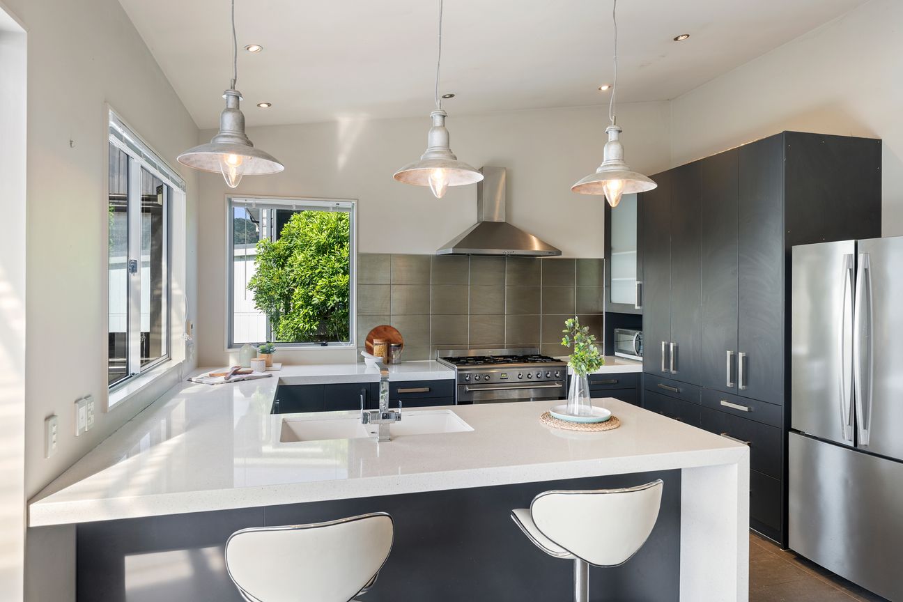 Don't Miss Your Spot in Raumati South - Bild 3