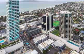Well-configured Takapuna office