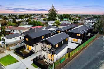 2/16 Totara Road, Manurewa