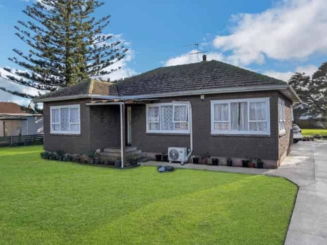 11 Allen Avenue, Papatoetoe