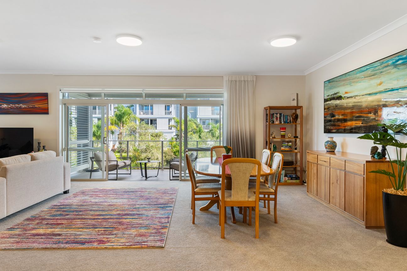 Exceptional Scale.  Renovated.  Lakeside Position - Vista 2