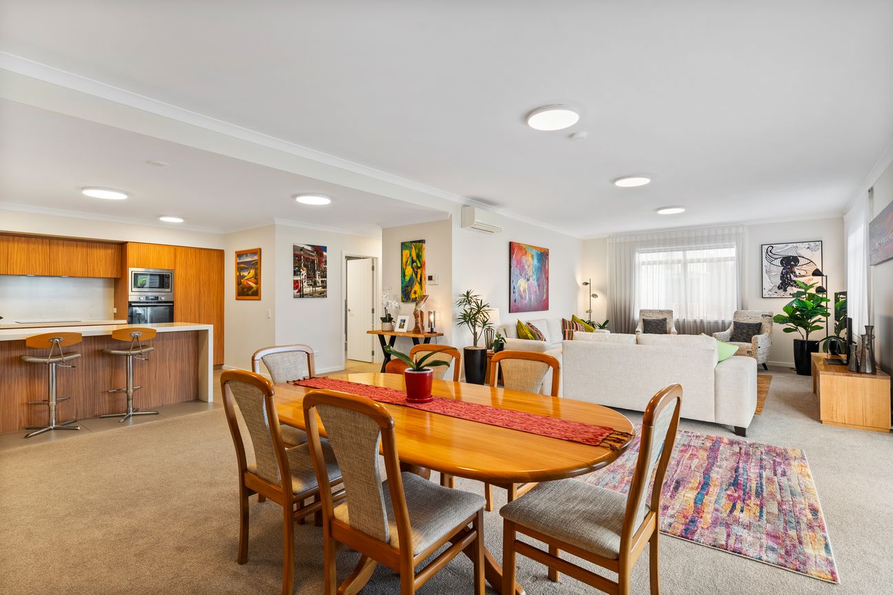 Exceptional Scale.  Renovated.  Lakeside Position - Vista 6
