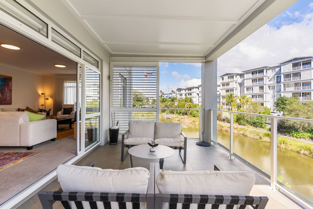 Exceptional Scale.  Renovated.  Lakeside Position - Vista 3