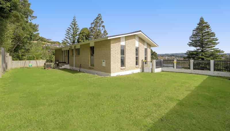 16 Graham Place, Bellevue