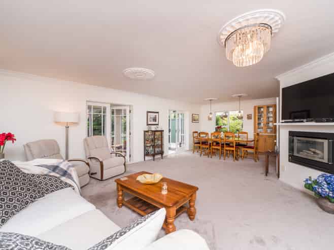 98 John F Kennedy Drive, Milson