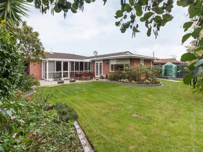 98 John F Kennedy Drive, Milson