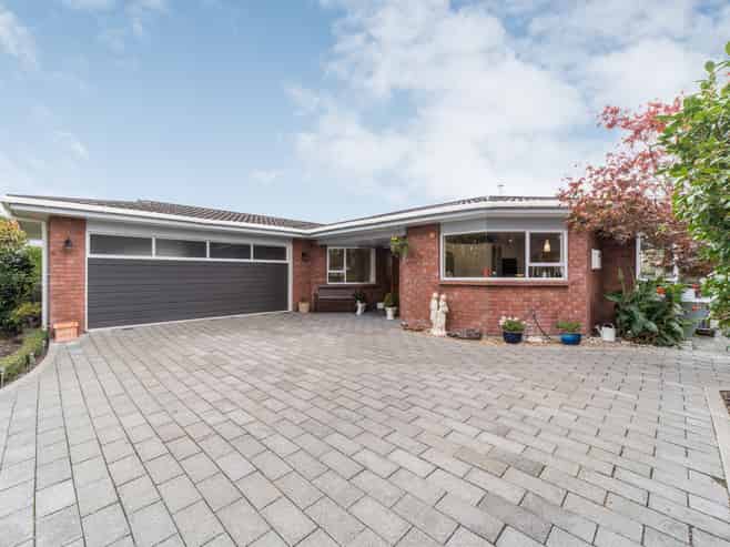 98 John F Kennedy Drive, Milson