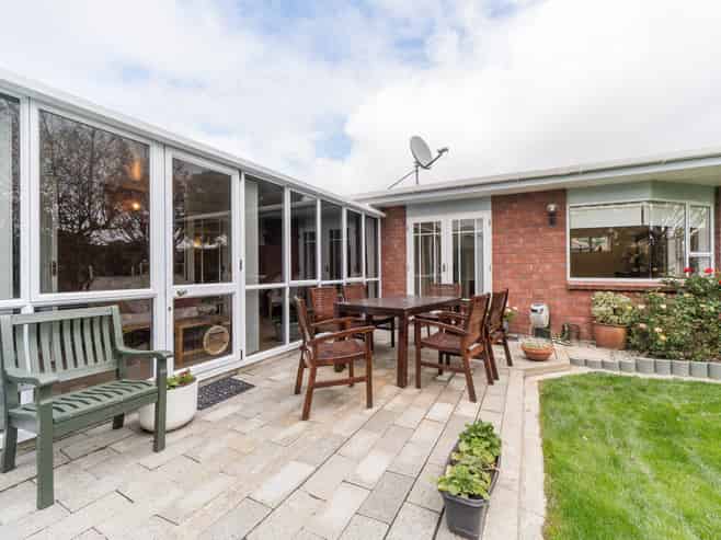 98 John F Kennedy Drive, Milson