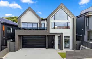 11 Humenga Place, Long Bay