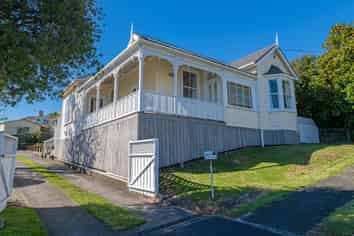 22 Garfield Street, Helensville