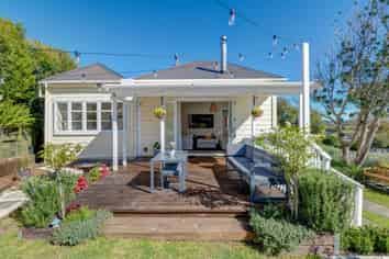 22 Garfield Street, Helensville