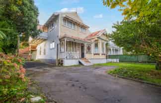 31 Ranfurly Road, Epsom