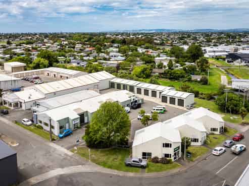 Substantial multi-tenanted asset: 6.6% net return