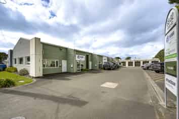 Substantial multi-tenanted asset: 6.6% net return