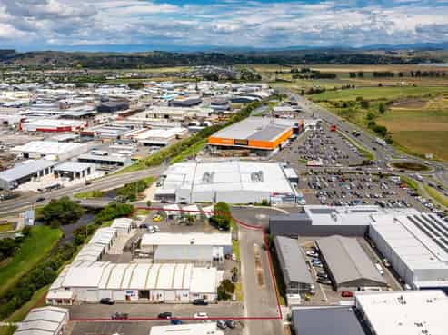 Substantial multi-tenanted asset: 6.6% net return