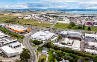 Substantial multi-tenanted asset: 6.6% net return