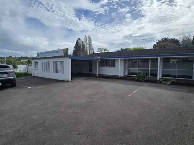 Affordable office space with profile and parking