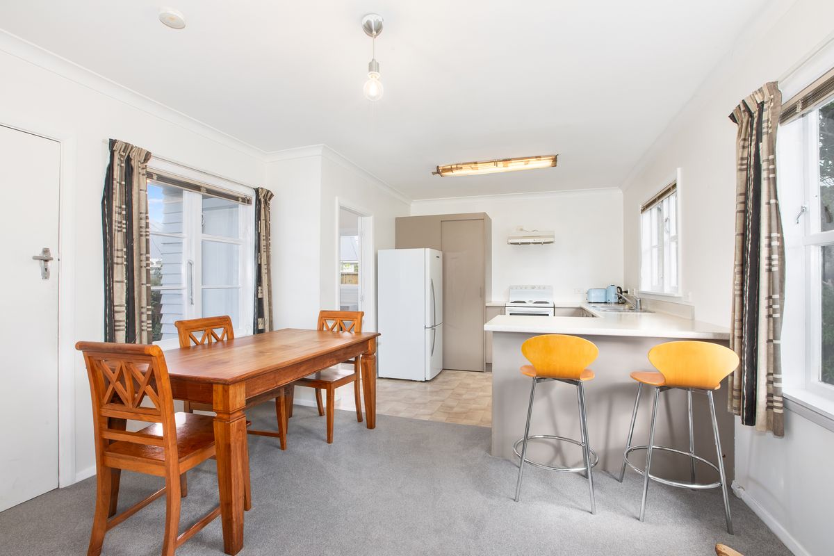 Prime Position, Estate Sale! – pohled 2