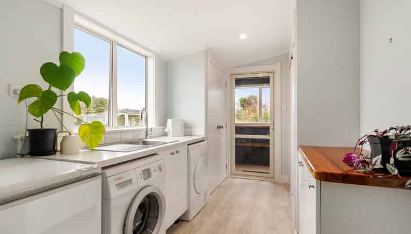 290 Pollok Wharf Road, Pollok