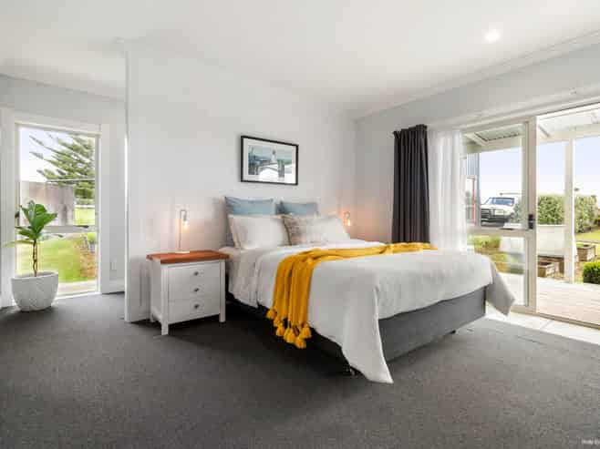 290 Pollok Wharf Road, Pollok