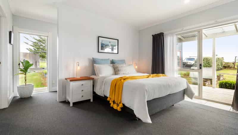 290 Pollok Wharf Road, Pollok