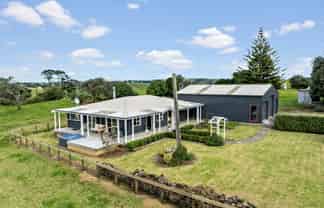 290 Pollok Wharf Road, Pollok