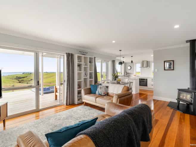 290 Pollok Wharf Road, Pollok