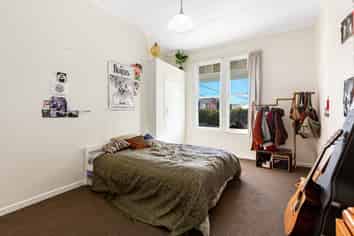 25 Hall Street, Newtown