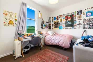 25 Hall Street, Newtown