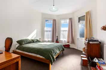 25 Hall Street, Newtown