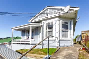 25 Hall Street, Newtown