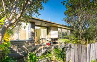 21B Colchester Crescent, Newlands