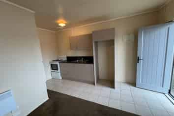 6/9 Springs Road, Parakai