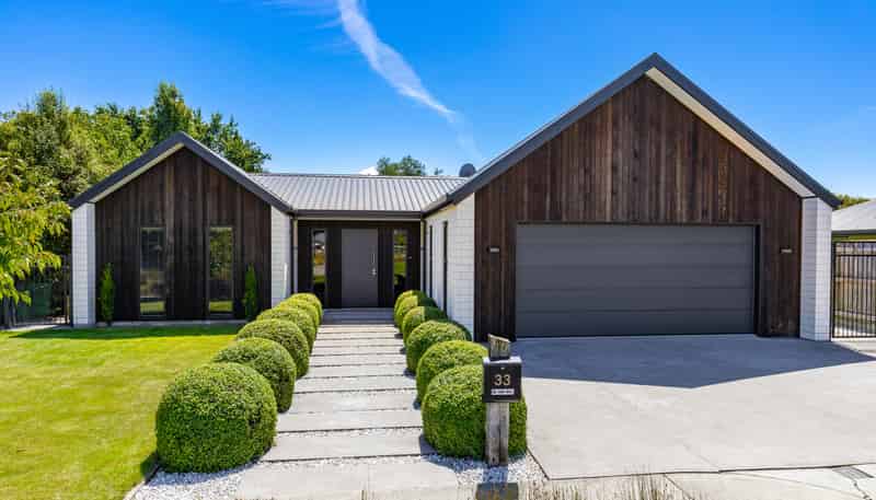 33 Blackmore Place, Springlands