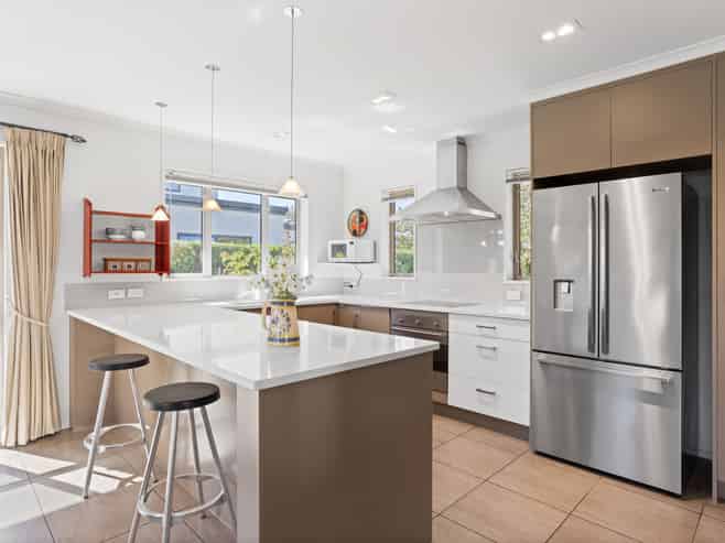 6 Evesham Lane, Springlands