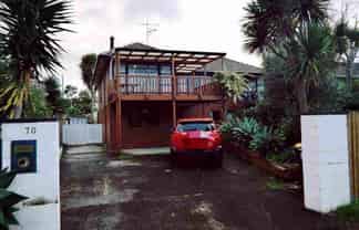 70 Tiroroa Ave, Te Atatu South