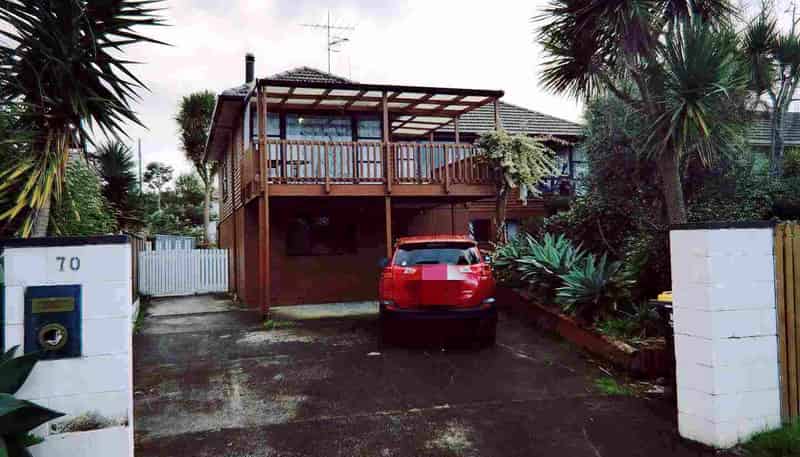 70 Tiroroa Ave, Te Atatu South